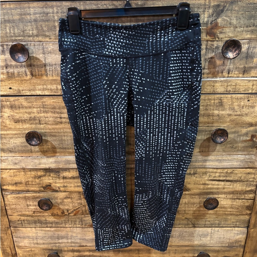 GapFit‎ Black and White Dotted Leggings